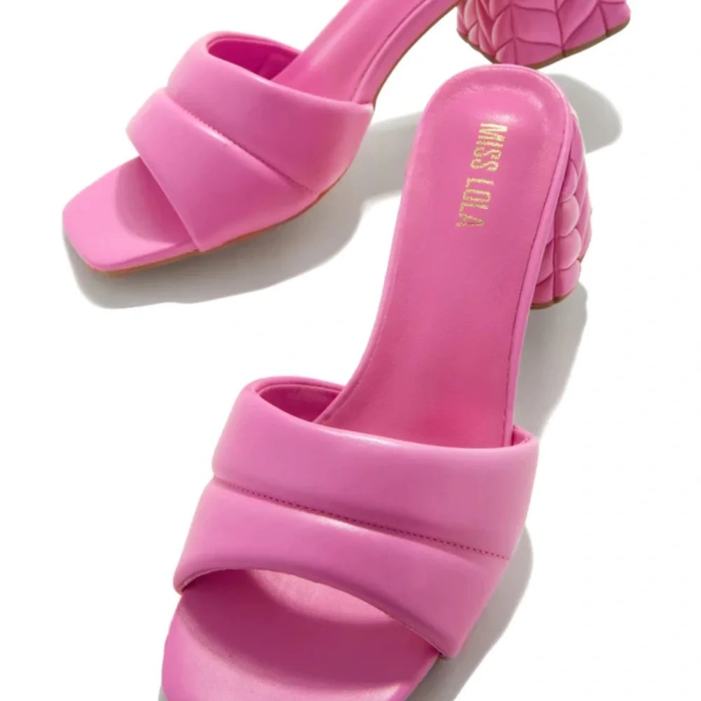 MISS LOLA heels - Picture 3 of 6